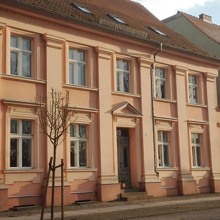 Bed&Breakfast Wagner "Im Alten Pfarrhaus" Neuruppin Buitenkant foto