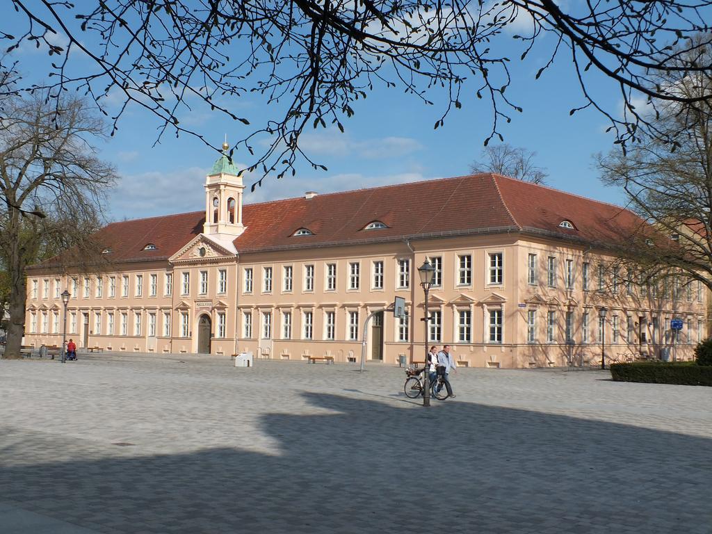 Bed&Breakfast Wagner "Im Alten Pfarrhaus" Neuruppin Buitenkant foto