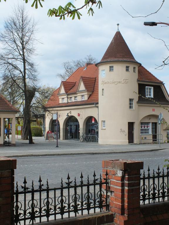 Bed&Breakfast Wagner "Im Alten Pfarrhaus" Neuruppin Buitenkant foto