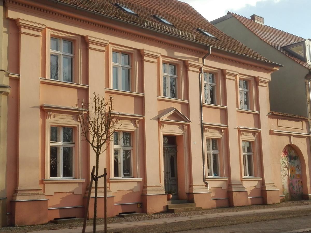 Bed&Breakfast Wagner "Im Alten Pfarrhaus" Neuruppin Buitenkant foto